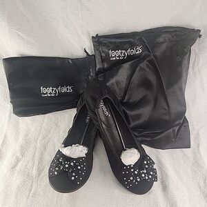 Shoes FootzyFolds Womens 9M Fiona Bow At Toe Street Walkable Packable Black